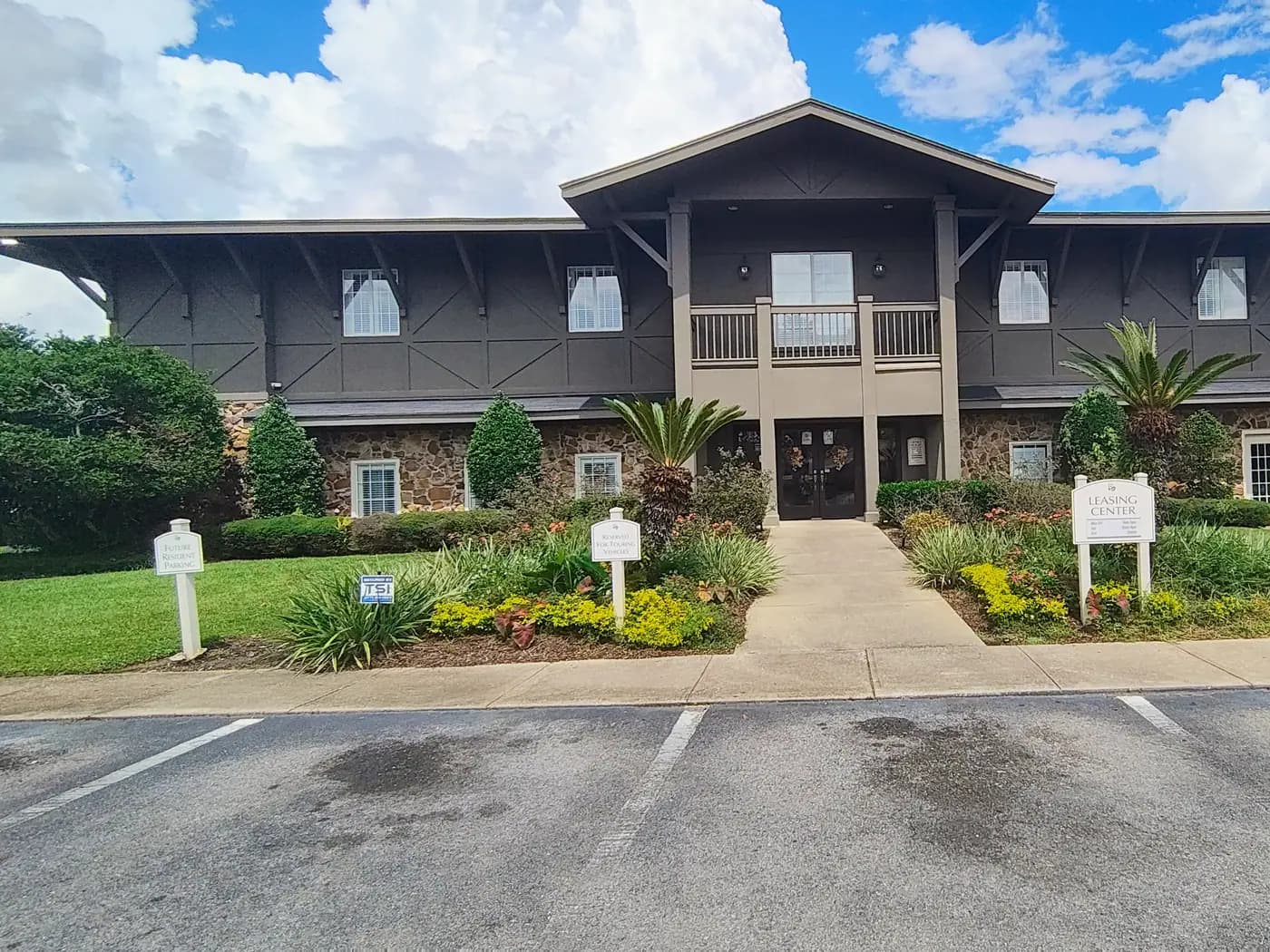 Leasing office and clubhouse at Crossings at Pinebrook
