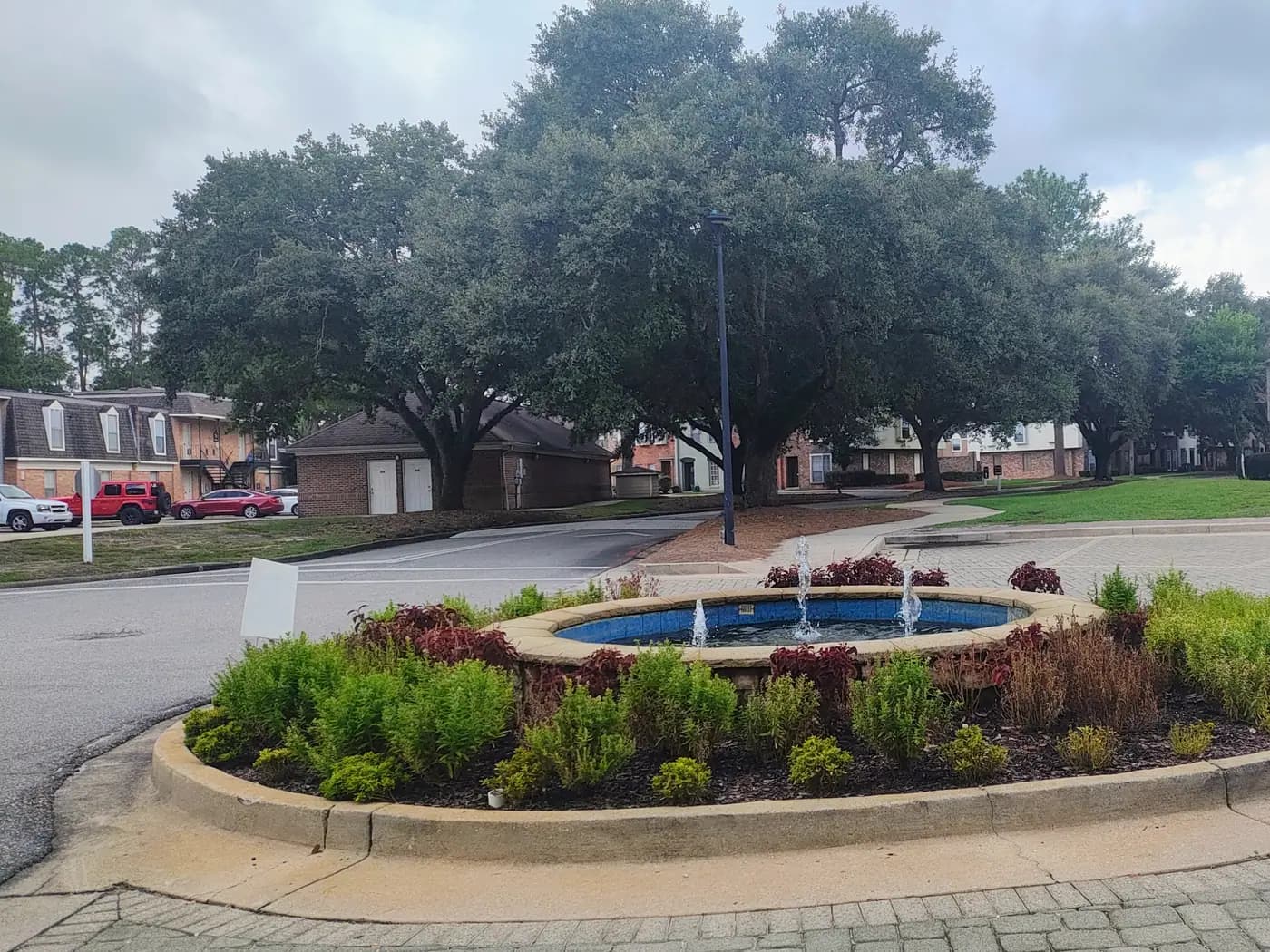 Fountain at the entrance drive of The Estates at Lafayette Square