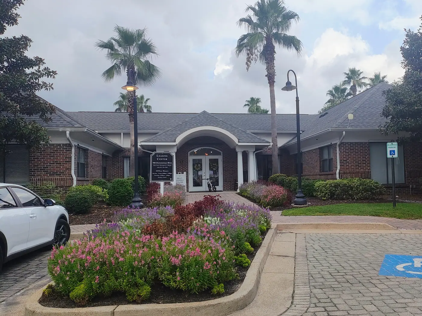 Leasing office and landscaping at The Estates at Lafayette Square