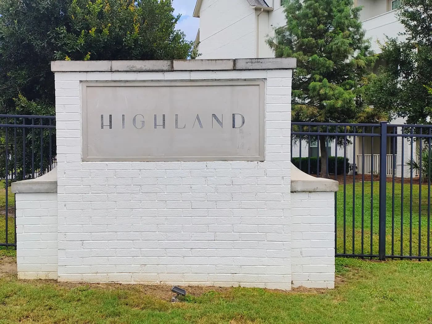Highland at Springhill entrance signage