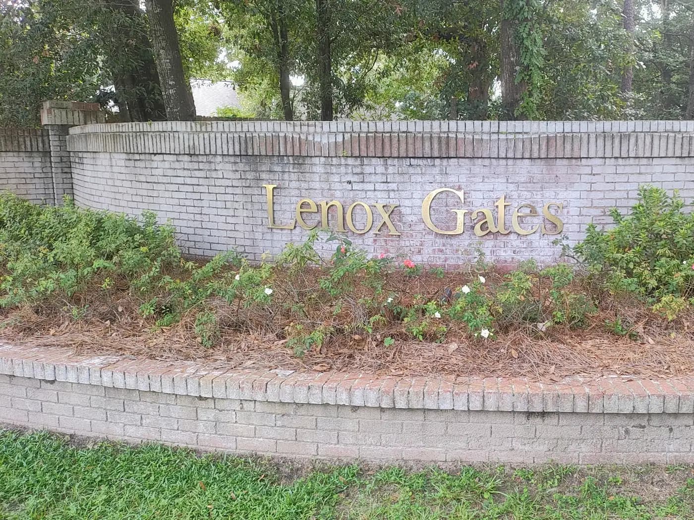 Lenox Gates entrance sign