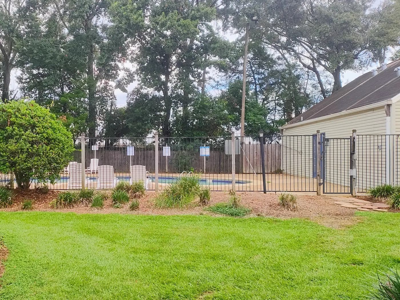 Pool at Midtown Oaks Townhomes