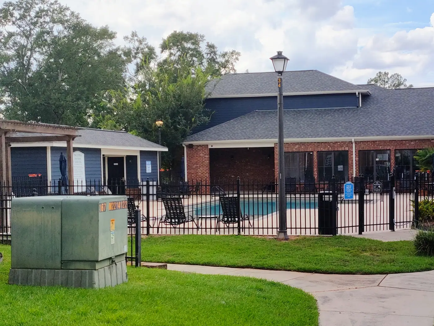 Pool and clubhouse at Village at Midtown